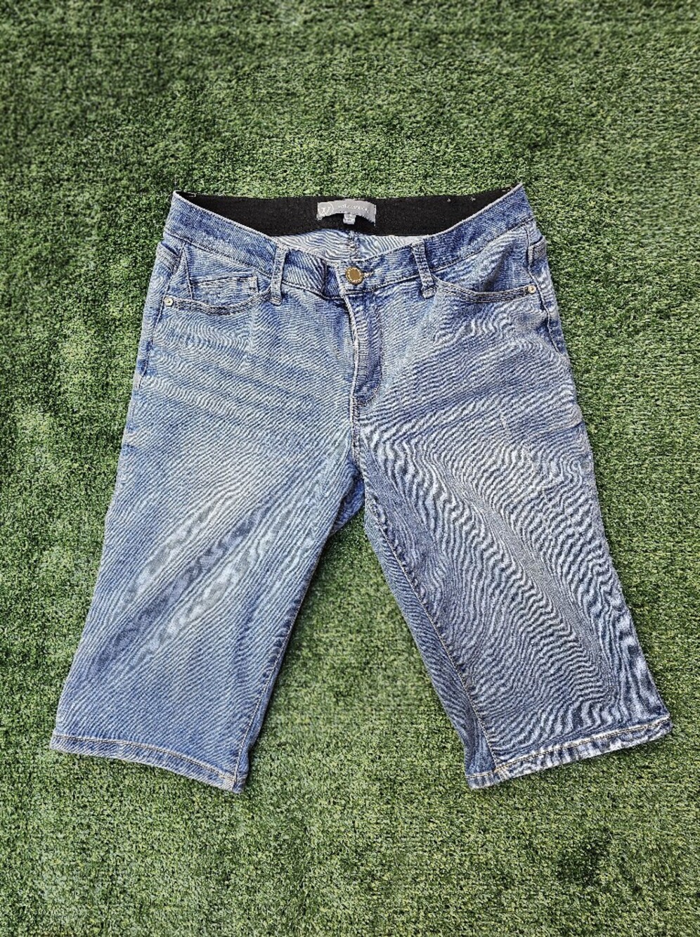 Wit & Wisdom Light Wash Denim Bermuda Shorts